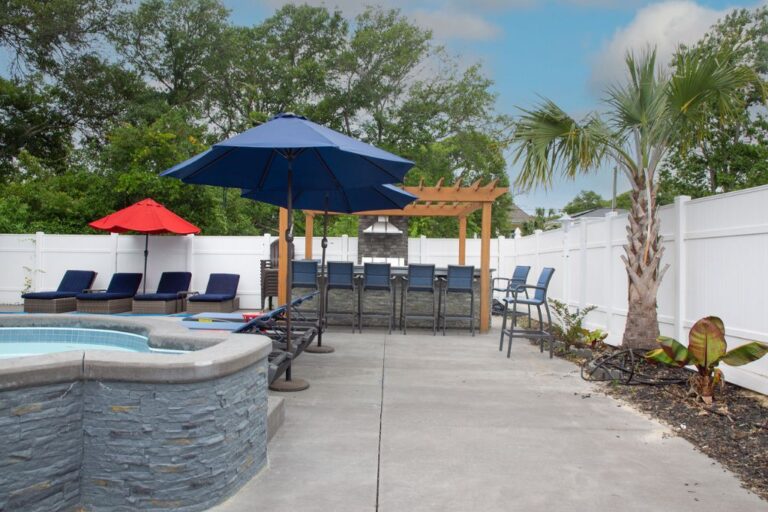 Take a seat and soak up the sun in our stylish poolside seating area