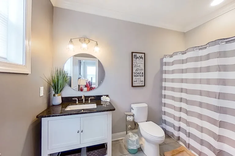 Divine by the beach bathroom facilities