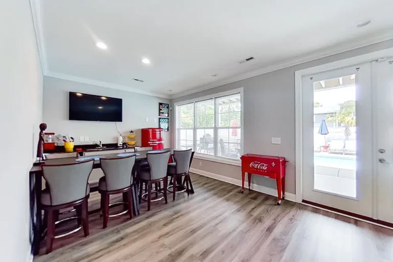 Divine by the beach family room extended view